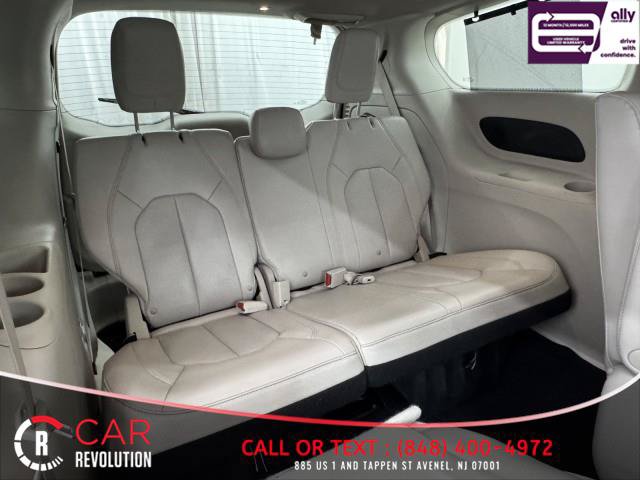 Used 2021 Chrysler Pacifica Touring-L FWD image 60