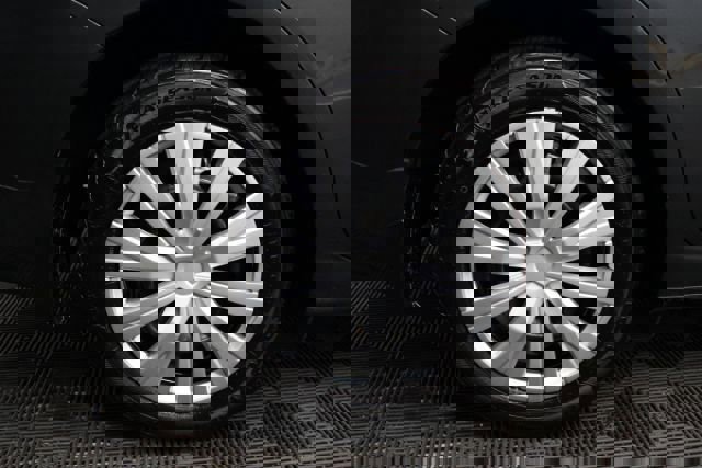 Used 2019 Subaru Impreza 2.0i image 5