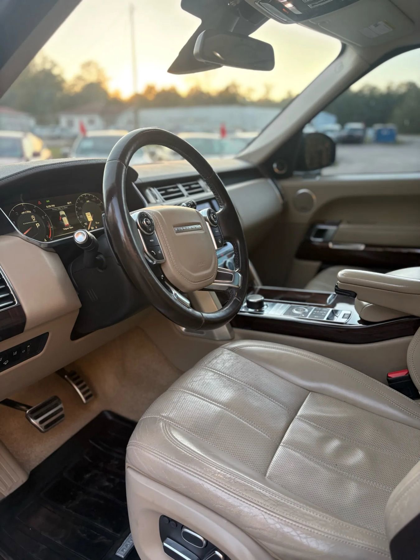 Used 2015 Land Rover Range Rover Supercharged AWD/4WD image 53