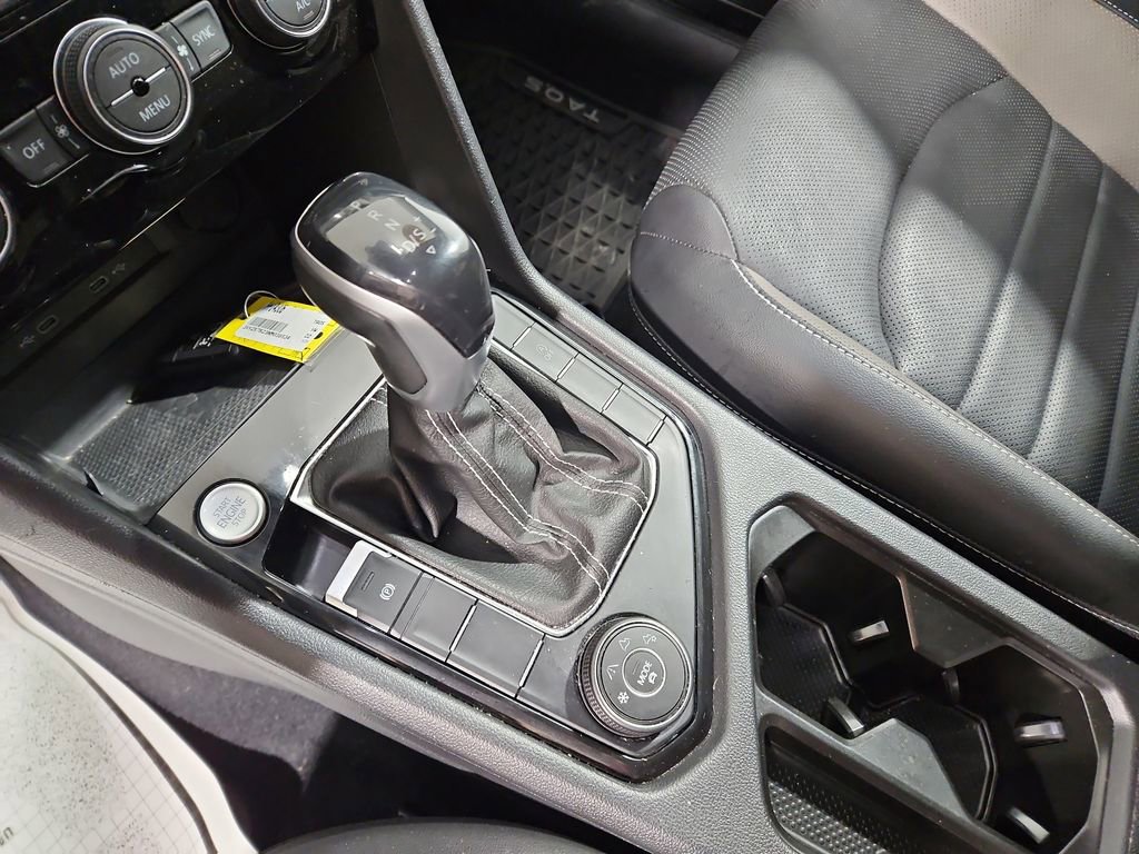 Certified 2022 Volkswagen Taos SEL image 26