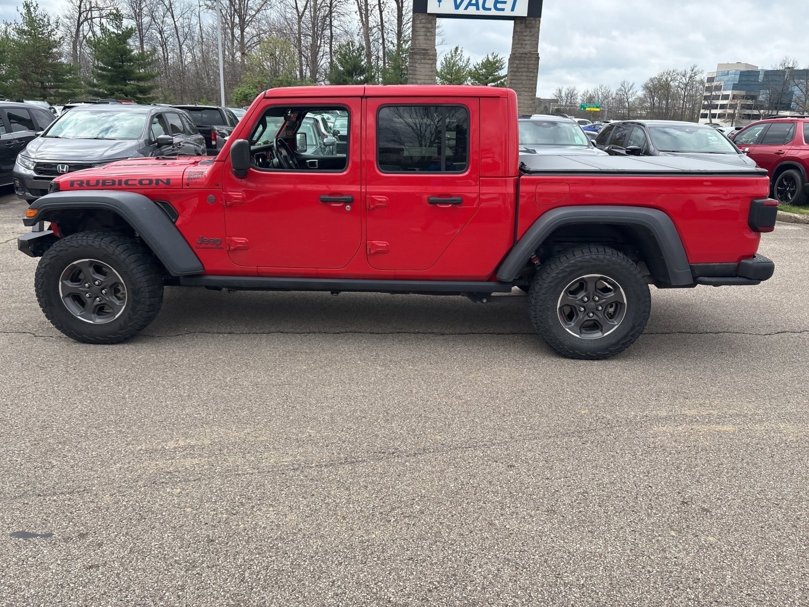 Used 2020 Jeep Gladiator Rubicon image 2