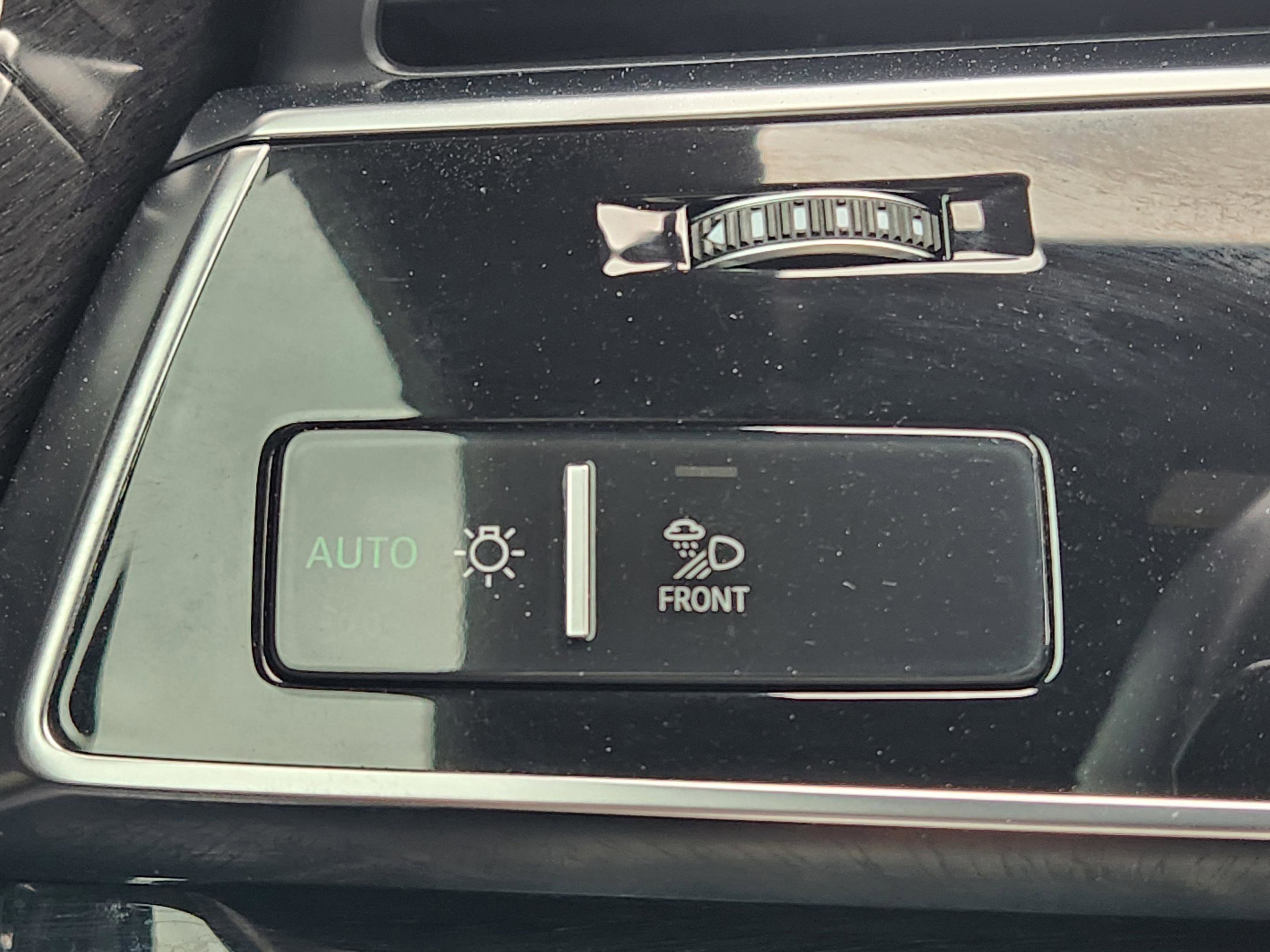 Used 2019 Audi Q8 Prestige w/ Adaptive Chassis Package image 22