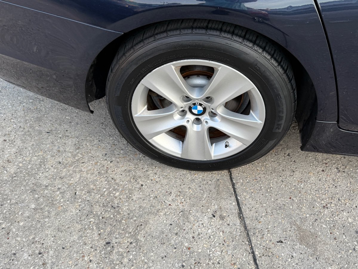 Used 2013 BMW 528i xDrive Sedan AWD/4WD image 13