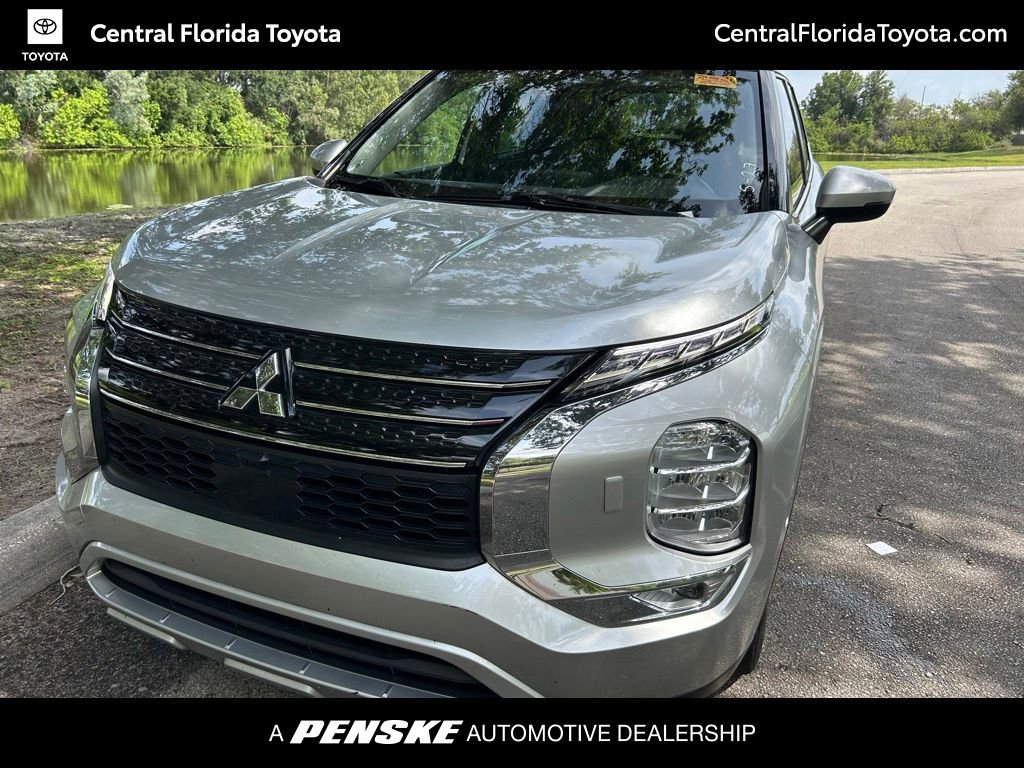 Used 2023 Mitsubishi Outlander SE