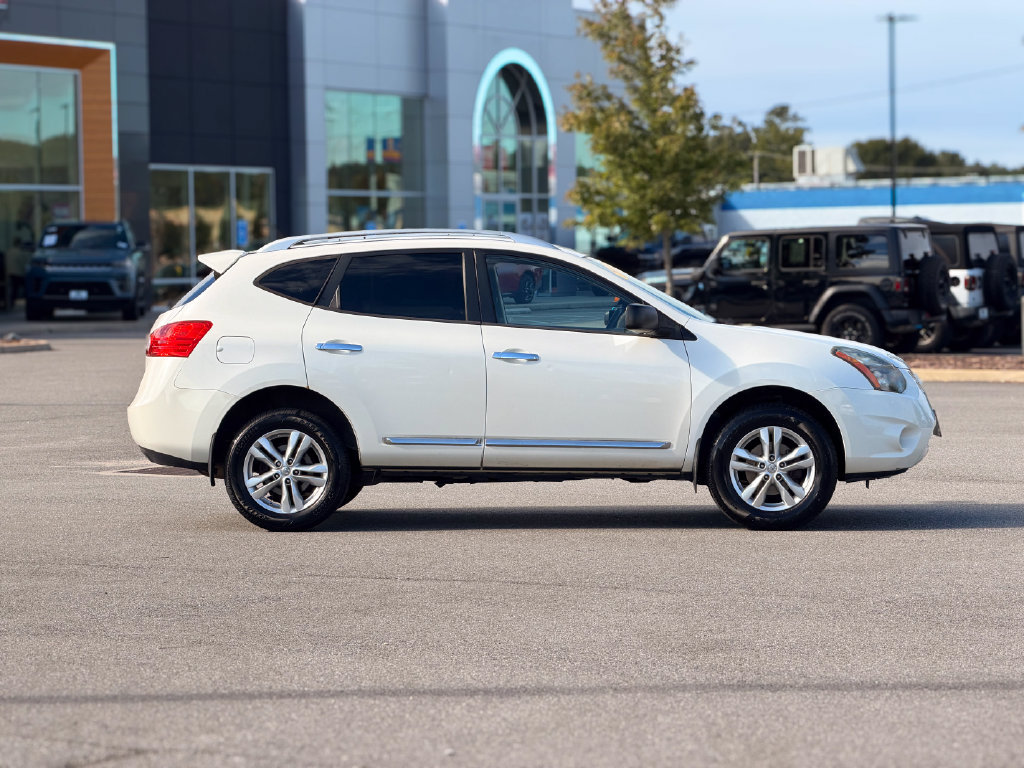 Used 2015 Nissan Rogue S w/ Convenience Package AWD/4WD image 8