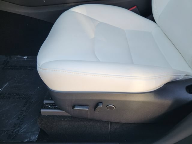 Used 2025 Tesla Model Y Long Range AWD/4WD image 29