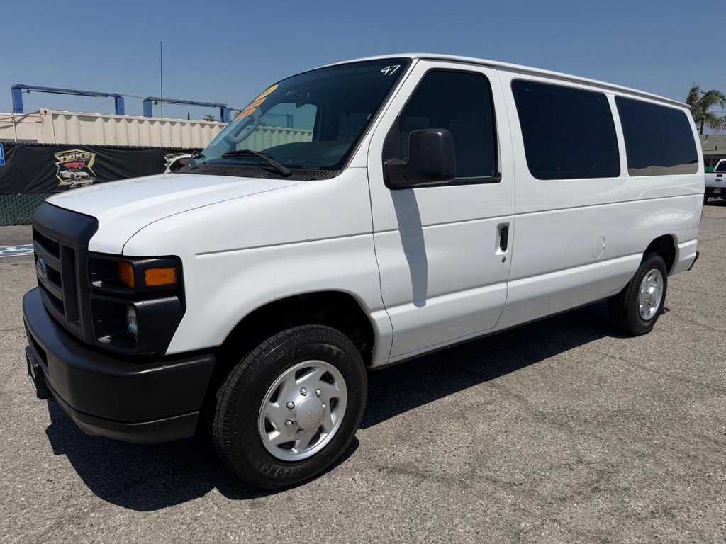 Used 2014 Ford E-150 and Econoline 150 Wagon w/ Power Windows & Locks Group RWD image 12