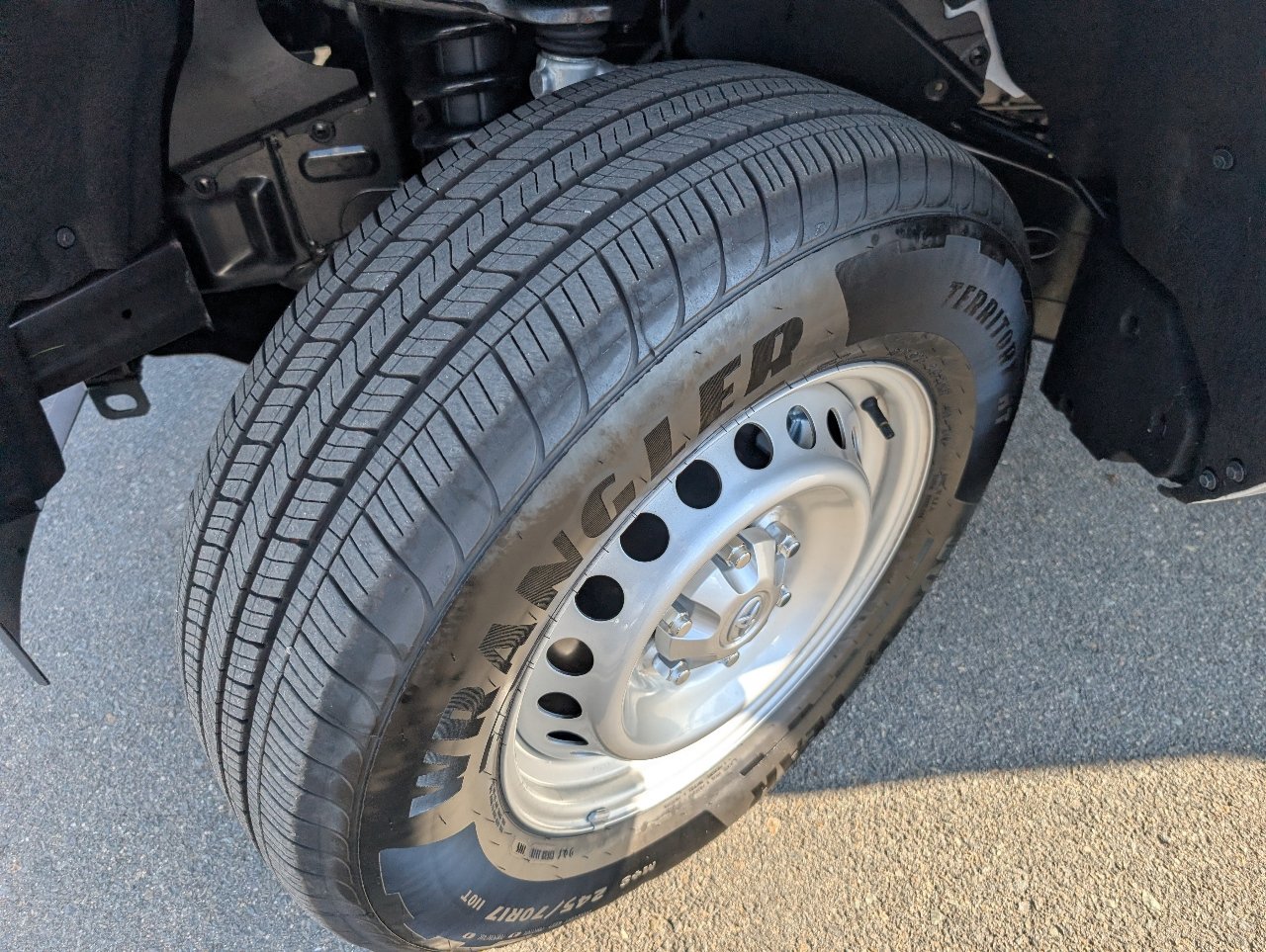 Used 2025 Toyota Tacoma SR image 21