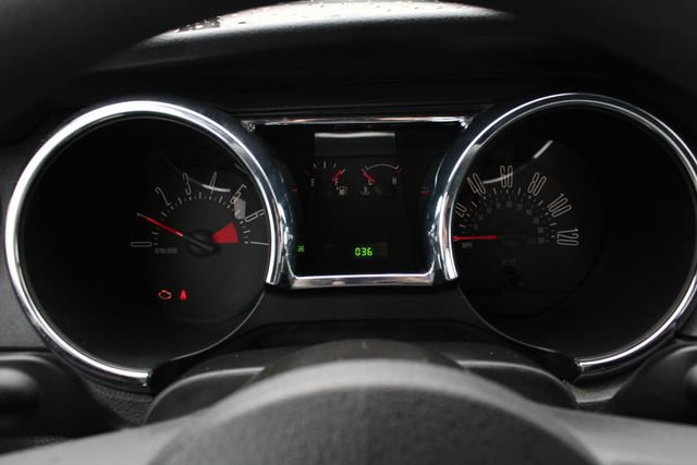 Used 2008 Ford Mustang Deluxe image 10