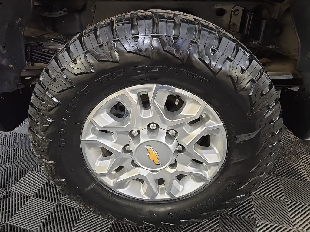 Used 2024 Chevrolet Silverado 3500 LT image 13