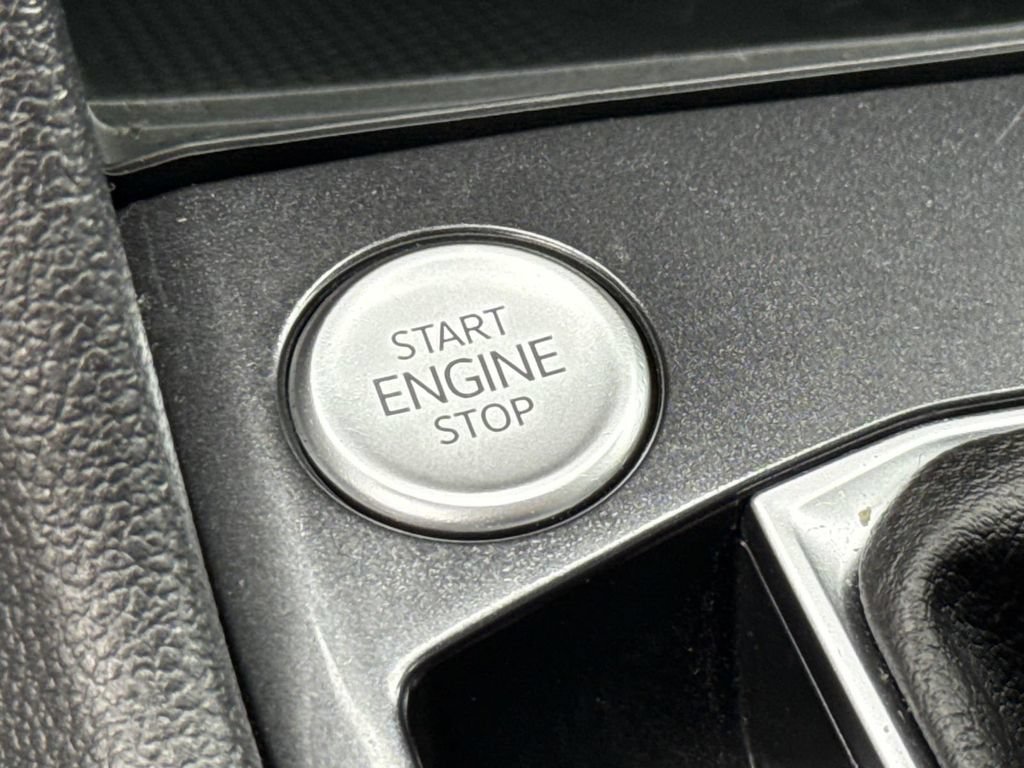 Used 2024 Volkswagen Tiguan SE FWD image 8