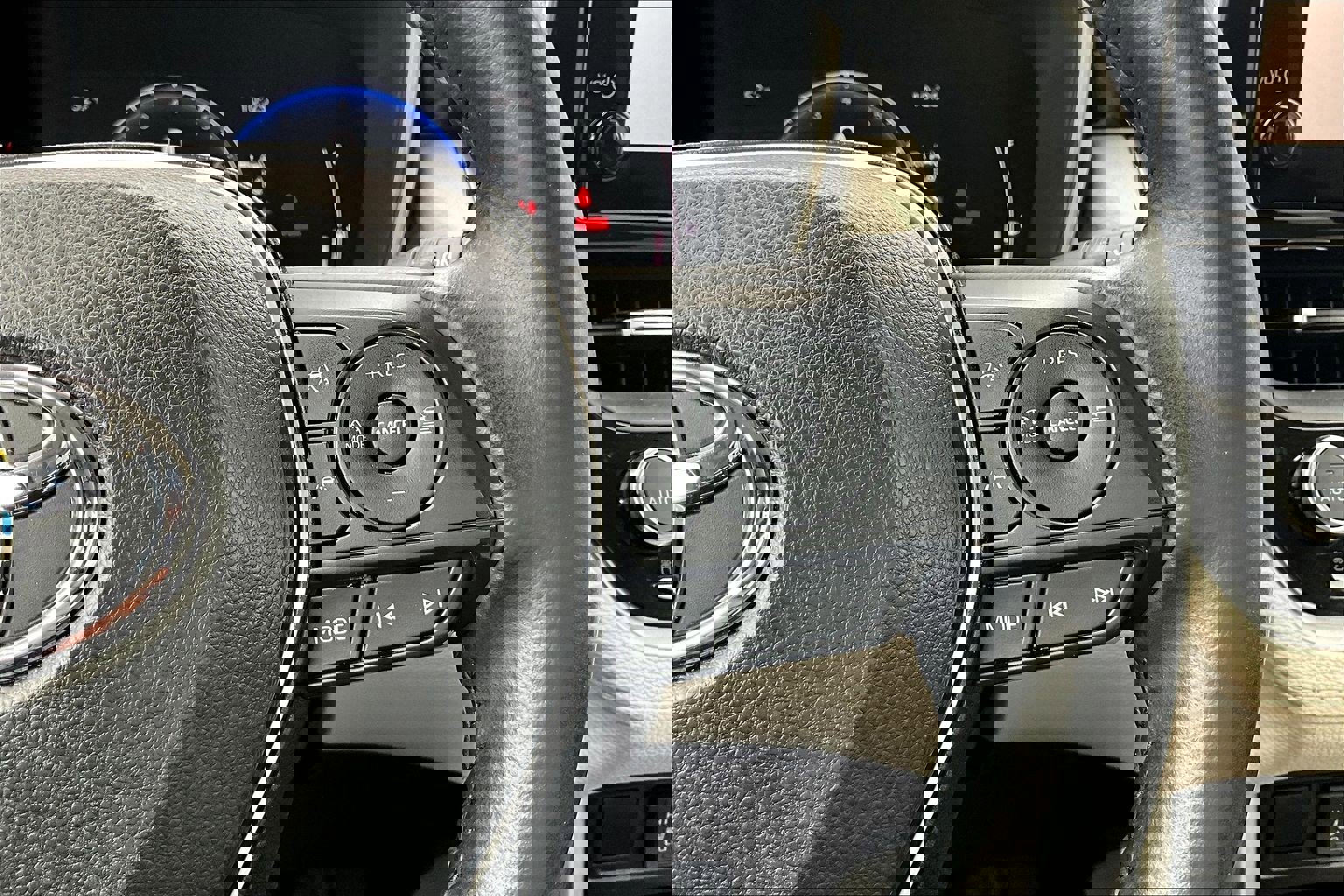 Used 2023 Toyota Corolla Cross XLE w/ Convenience Package image 21