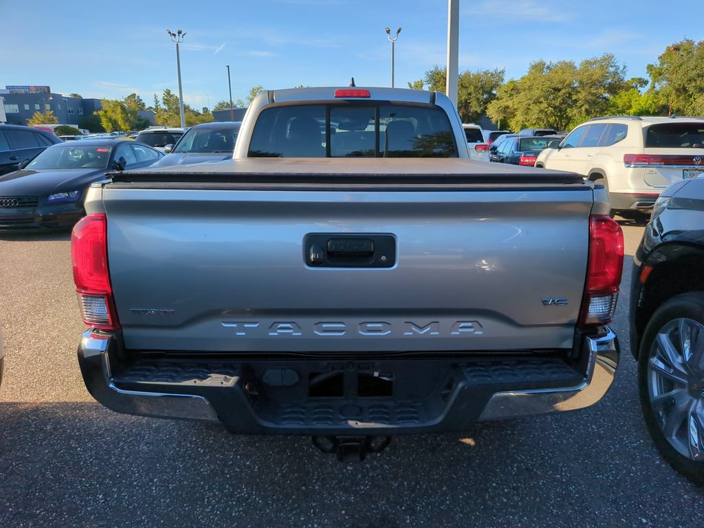 Used 2018 Toyota Tacoma TRD Off-Road AWD/4WD image 3