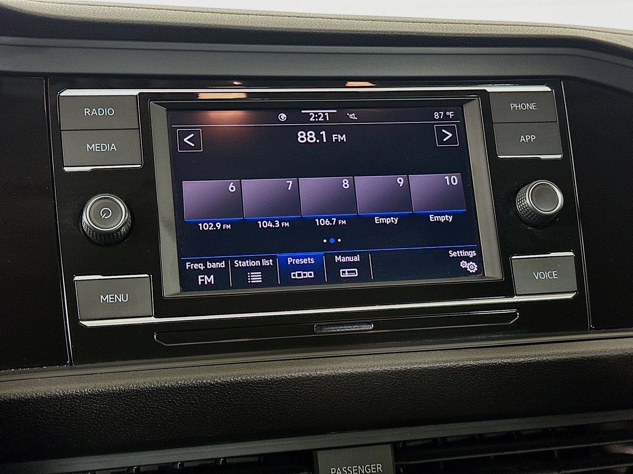 Used 2024 Volkswagen Jetta SE image 21