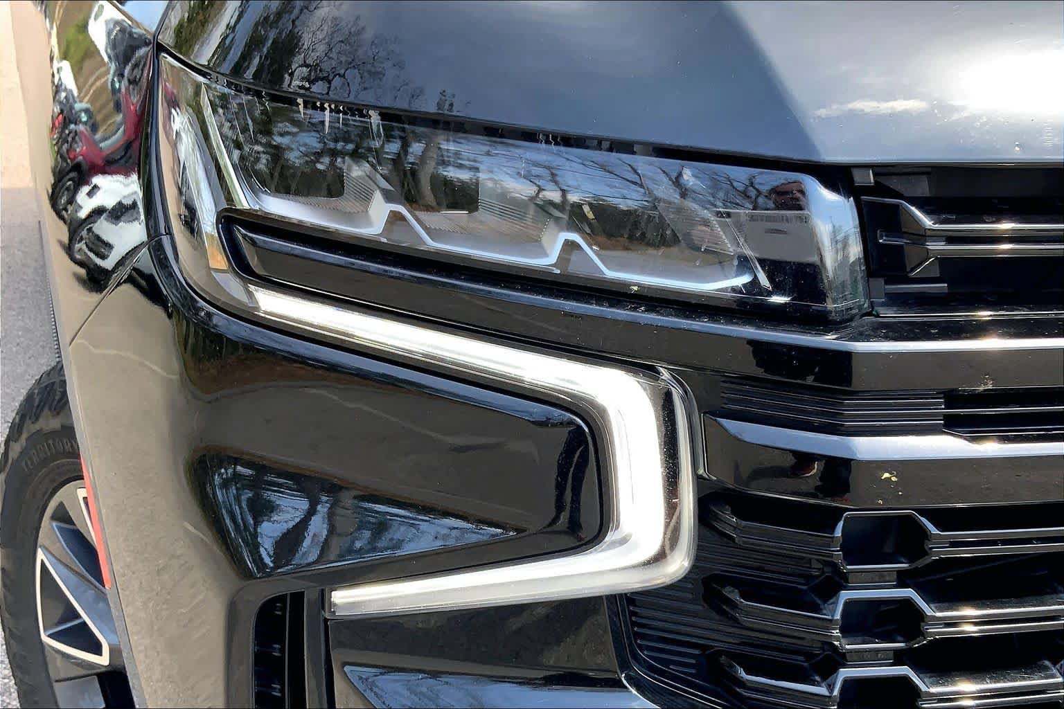 Used 2023 Chevrolet Suburban Z71 w/ Luxury Package AWD/4WD image 26