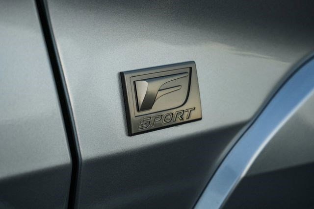 New 2026 Lexus UX 300h AWD image 9