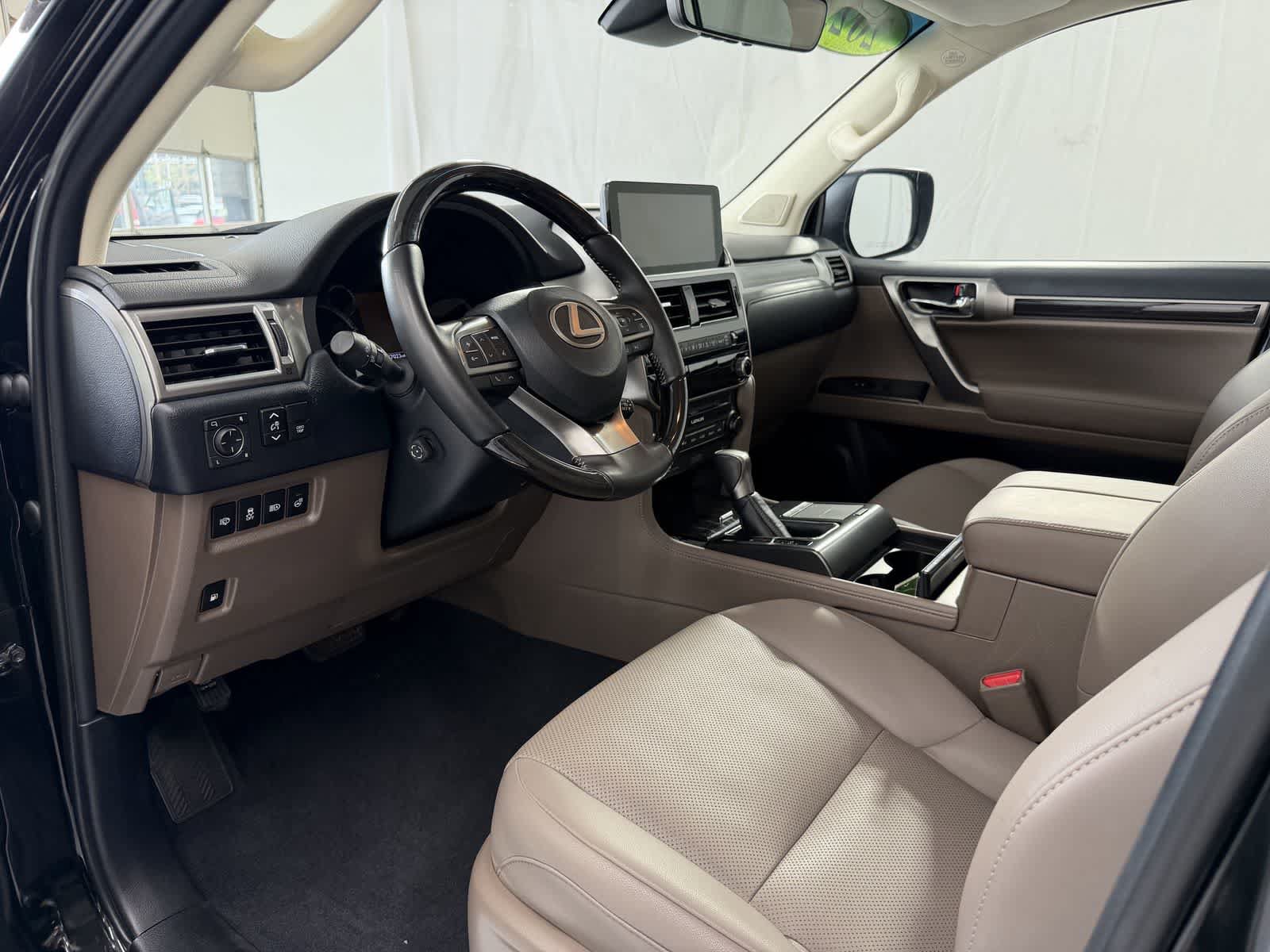 Used 2023 Lexus GX 460 Premium AWD/4WD image 9