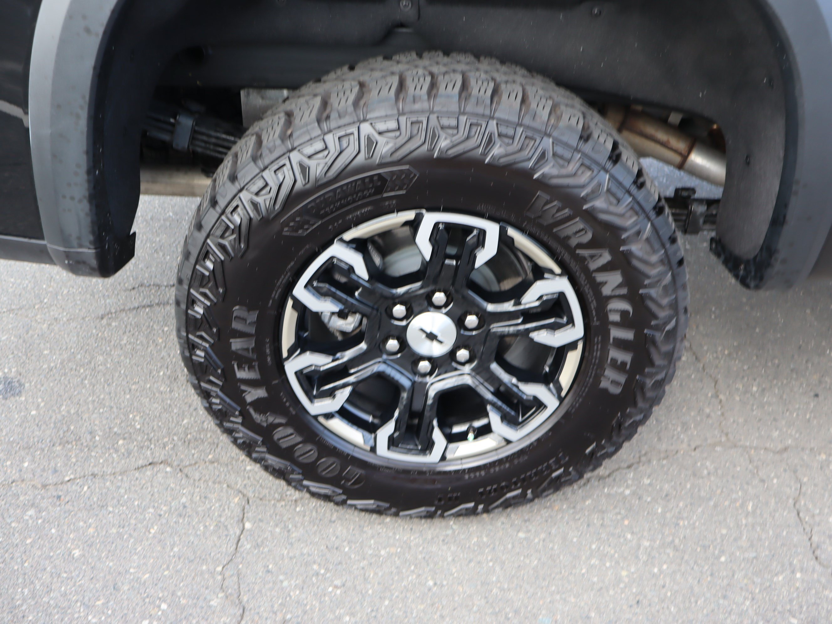 Used 2026 Chevrolet Silverado 1500 ZR2 AWD/4WD image 40