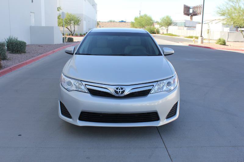 Used 2014 Toyota Camry LE FWD image 2