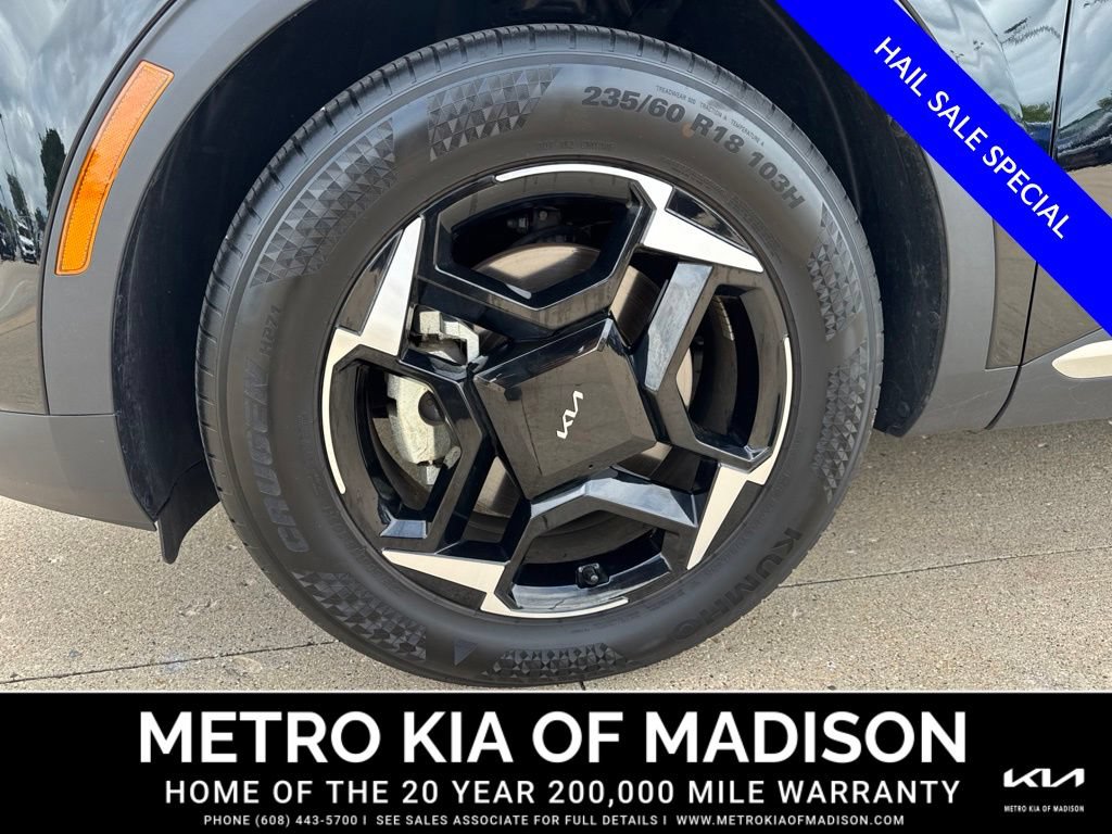 Used 2026 Kia Sportage EX FWD image 9