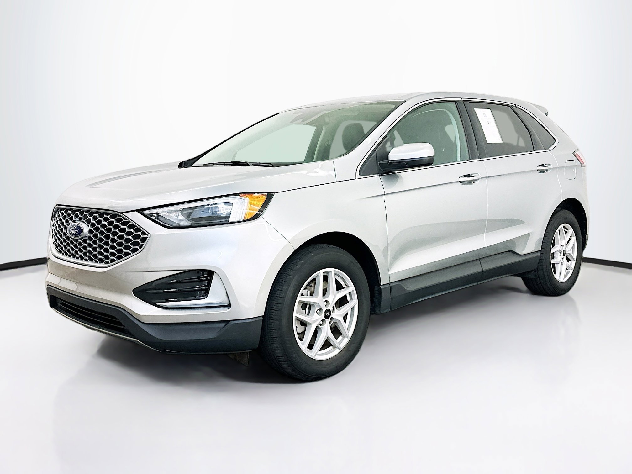Used 2024 Ford Edge SEL image 3