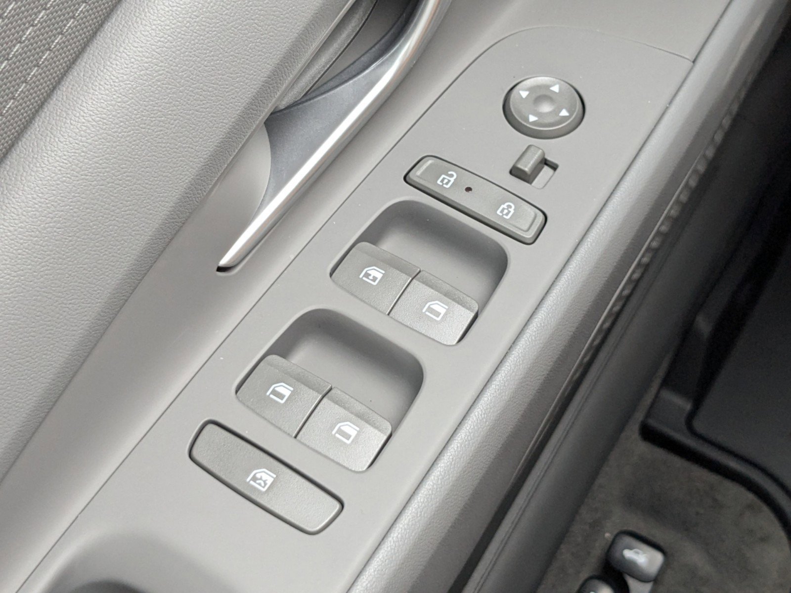 Certified 2025 Hyundai Elantra SE image 22