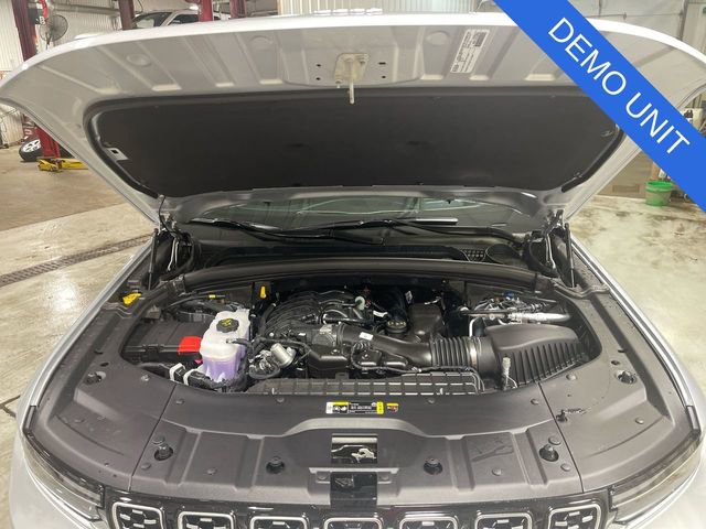 New 2025 Jeep Grand Cherokee L Summit w/ Advanced Protech Group IV image 27