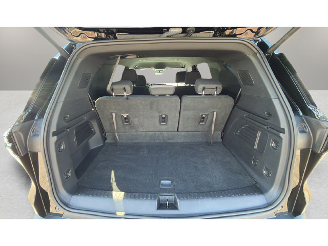 Used 2026 Chevrolet Traverse LT w/ Driver Confidence Package FWD image 31