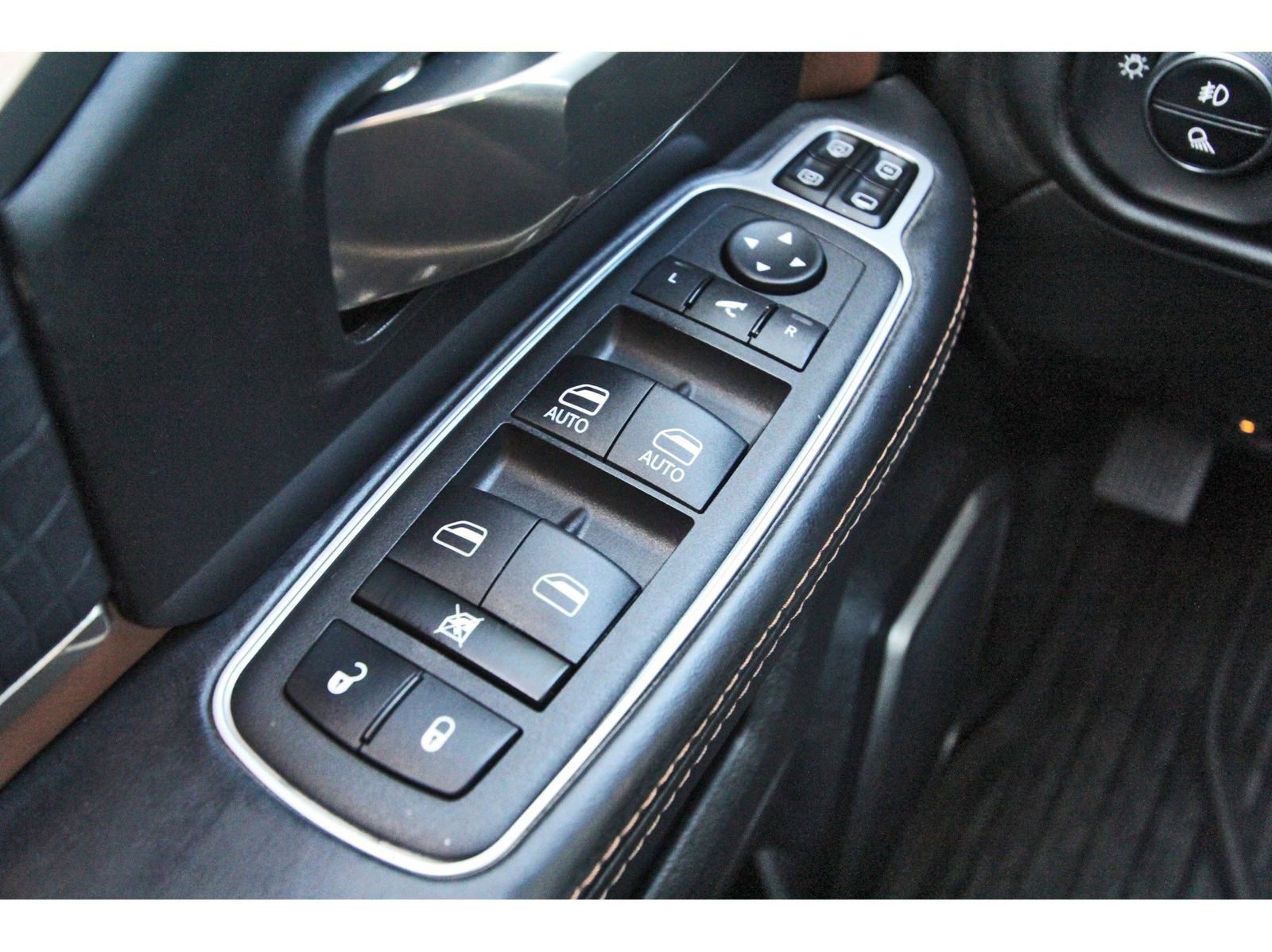 Used 2024 RAM 3500 Limited w/ Towing Technology Group AWD/4WD image 21