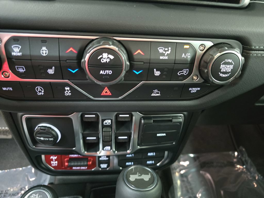 New 2026 Jeep Wrangler Unlimited Rubicon w/ Whitecap Package AWD/4WD image 21