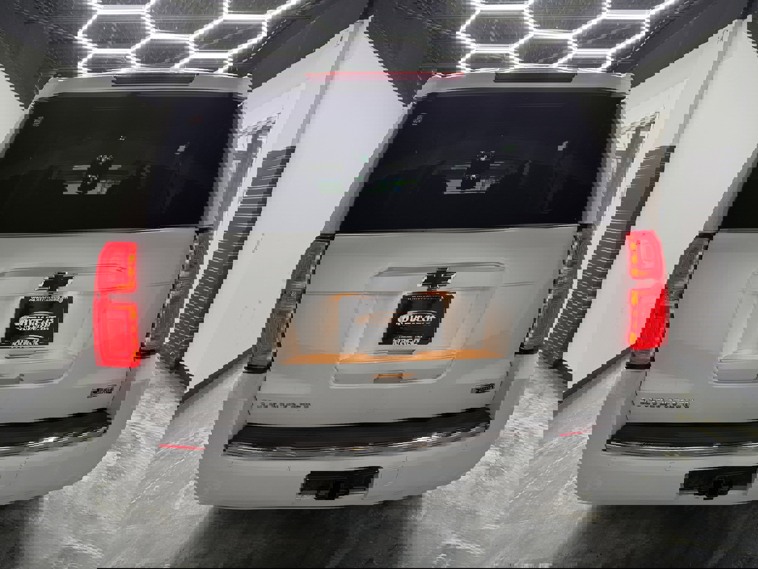 Used 2017 Chevrolet Suburban Premier image 4