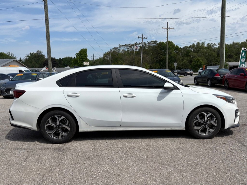 Used 2021 Kia Forte LXS FWD image 3