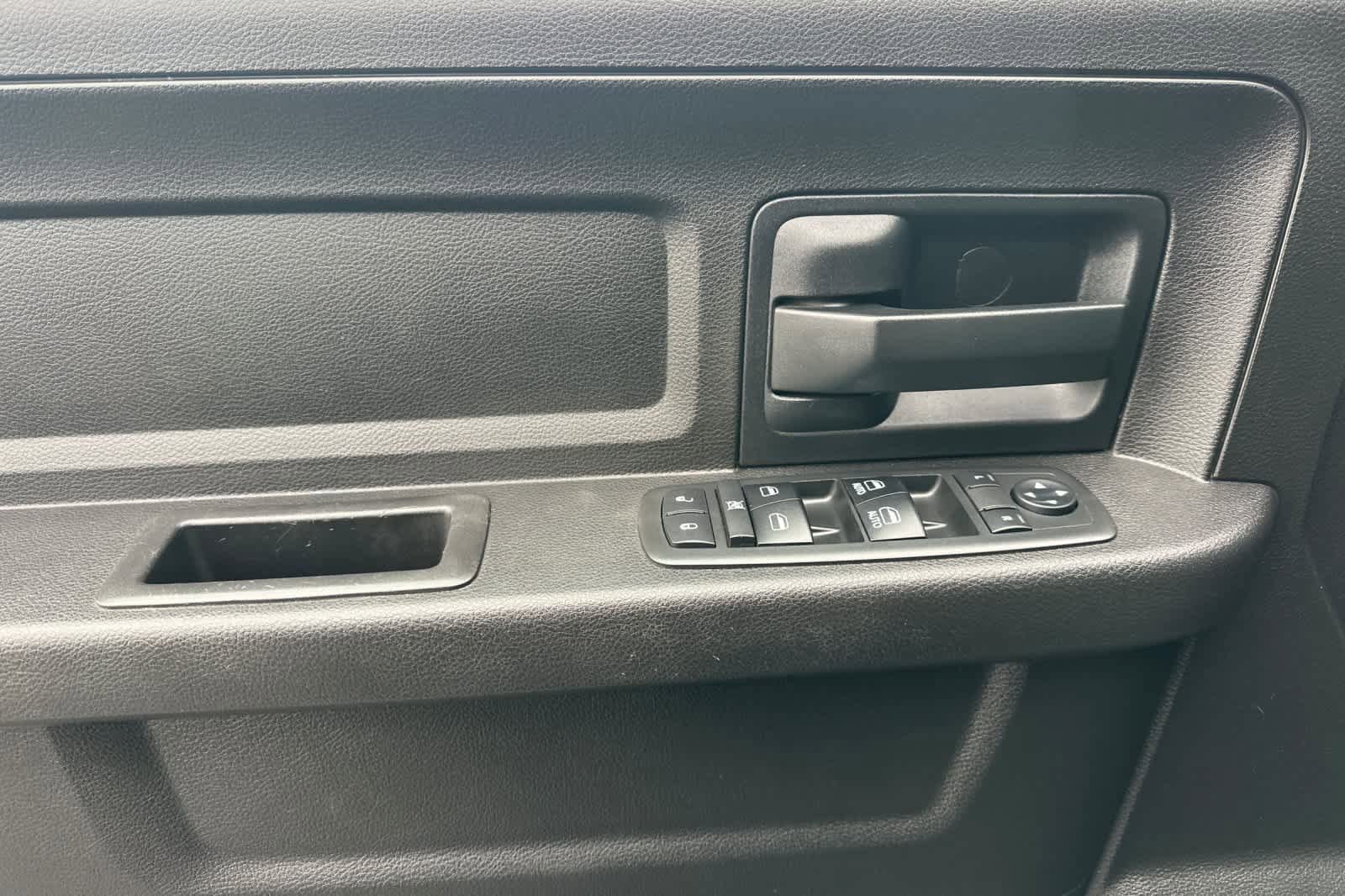 Used 2018 RAM 2500 Tradesman w/ Chrome Appearance Group image 12