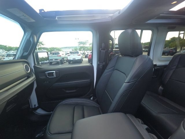 Used 2024 Jeep Wrangler High Altitude AWD/4WD image 28