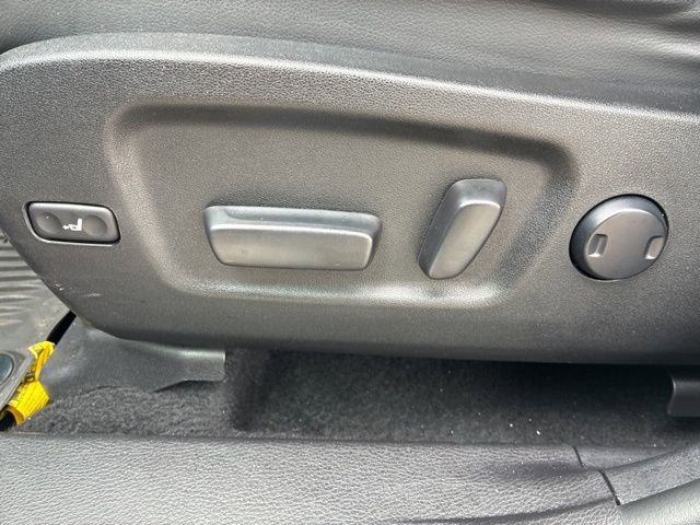 Used 2019 Toyota Highlander XLE AWD/4WD image 18