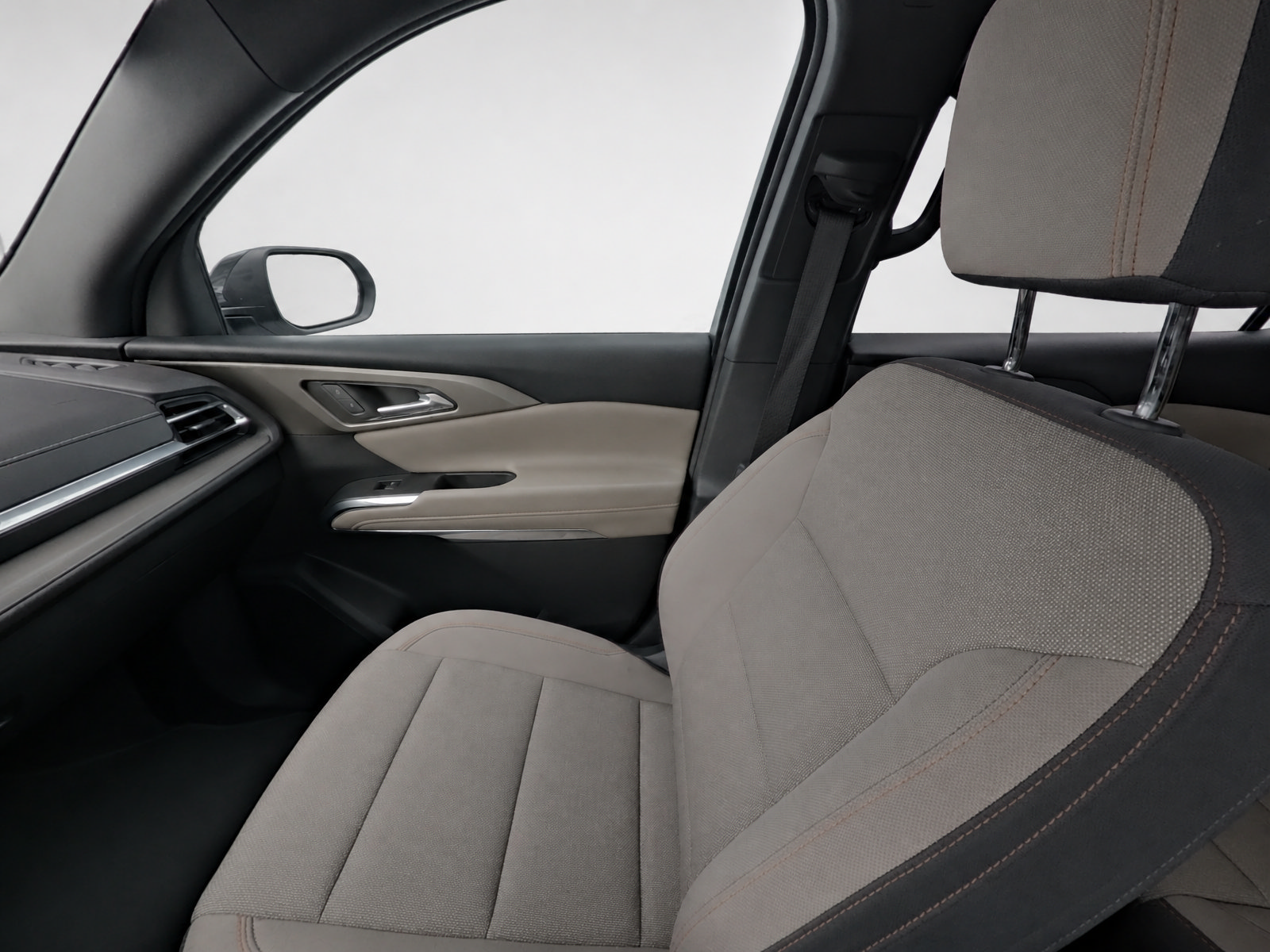 Used 2026 Chevrolet Traverse LT w/ Driver Confidence Package FWD image 9