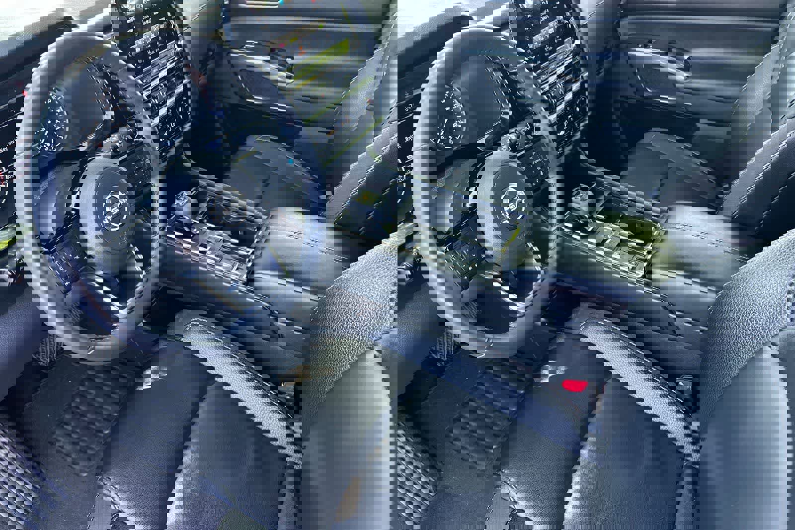 Used 2023 Nissan Pathfinder SL image 14