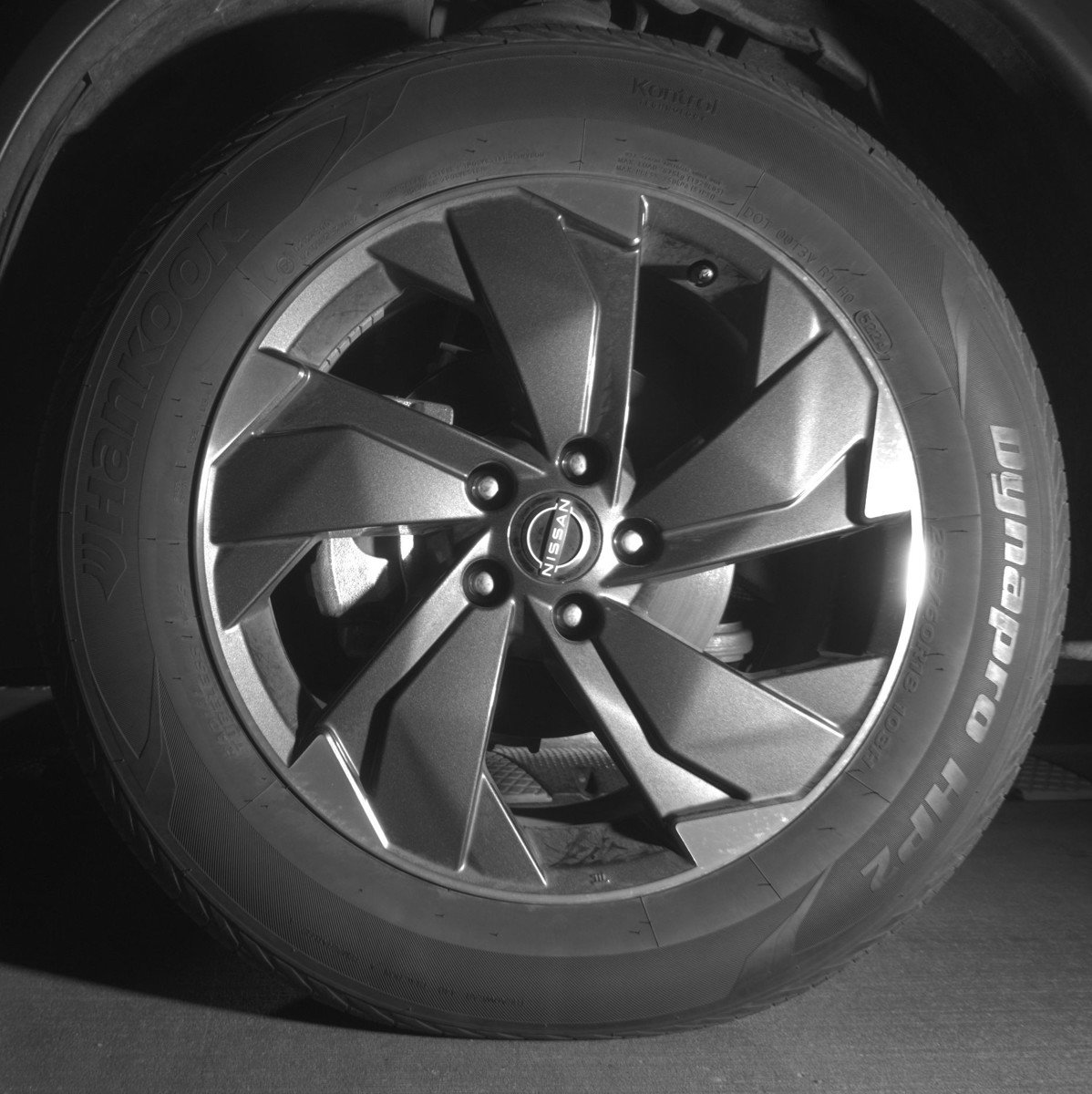 Used 2025 Nissan Rogue SV image 12