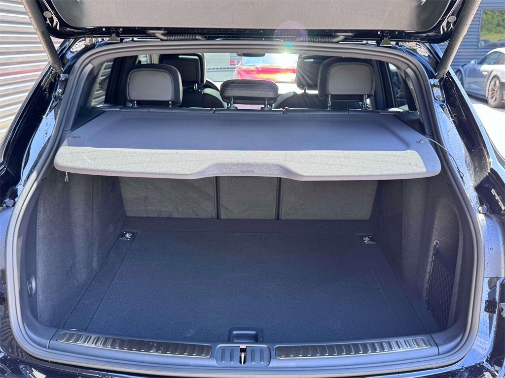 New 2025 Porsche Macan image 27