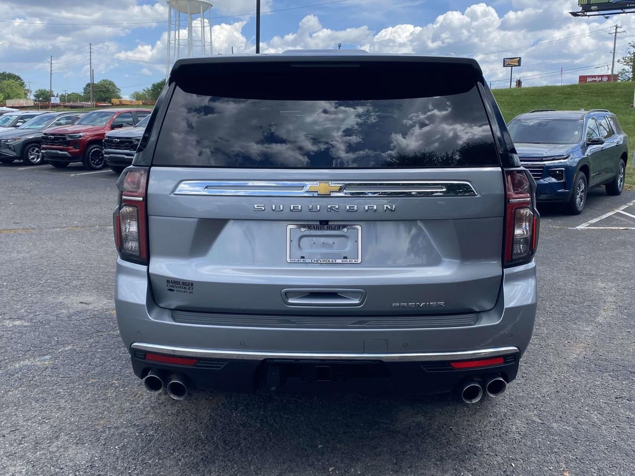 Used 2024 Chevrolet Suburban Premier RWD image 5