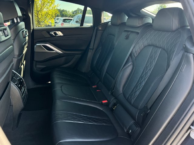 Used 2020 BMW X6 M50i AWD/4WD image 17
