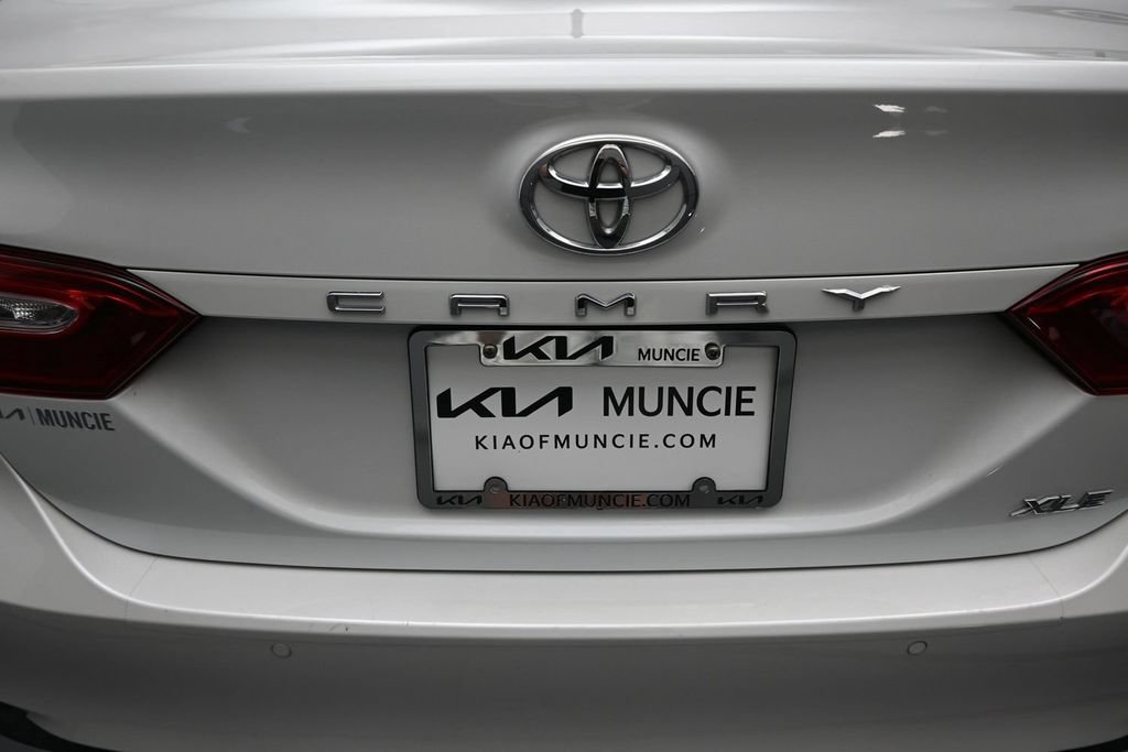 Used 2018 Toyota Camry XLE FWD image 10