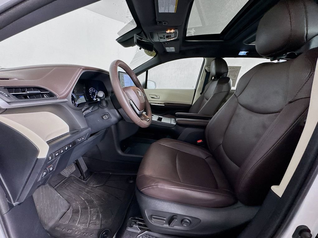 Used 2023 Toyota Sienna Platinum image 15