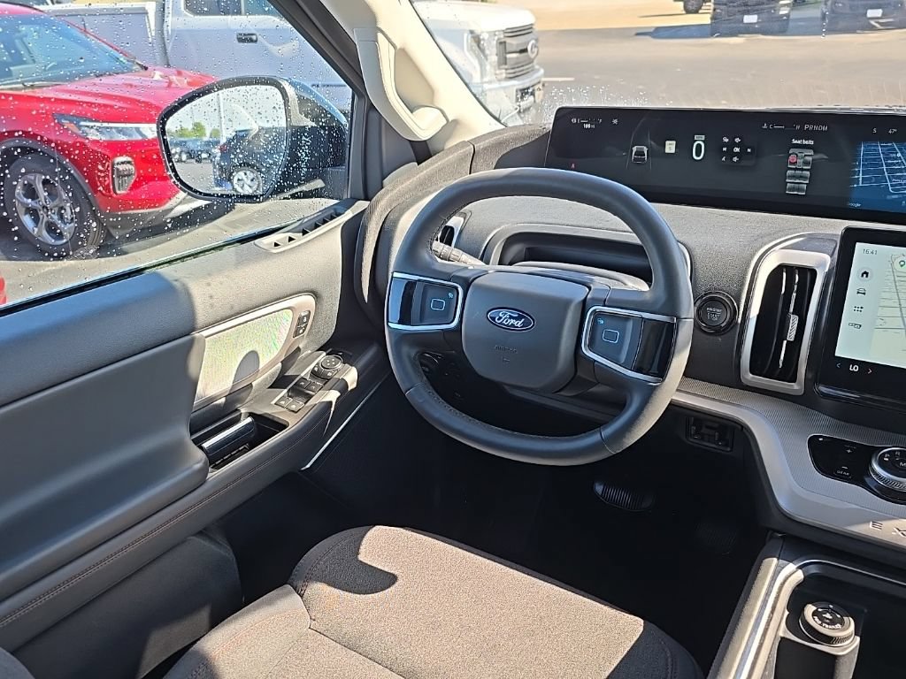 Used 2025 Ford Expedition Max Active AWD/4WD image 15