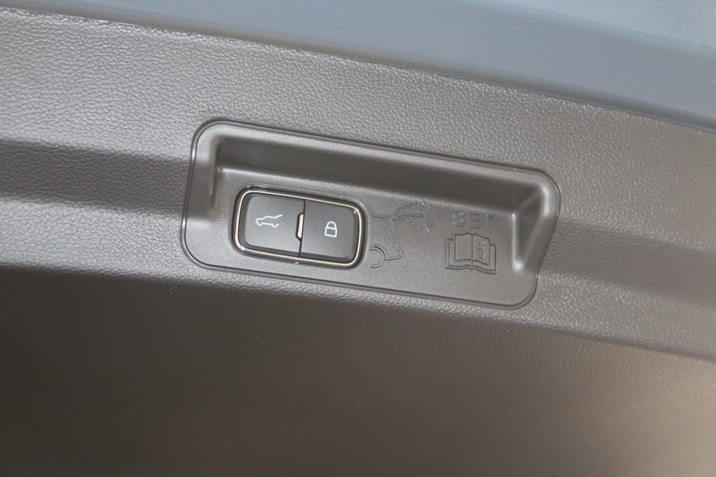 New 2026 Ford Explorer ST-Line w/ ST-Line Street Pack image 17