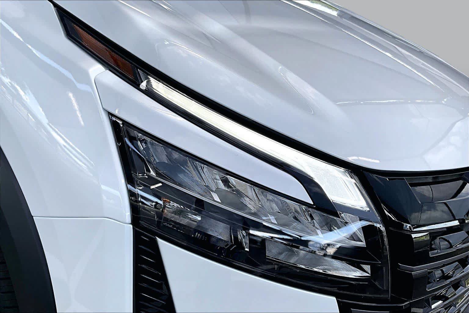 New 2026 Nissan Pathfinder SL FWD image 13
