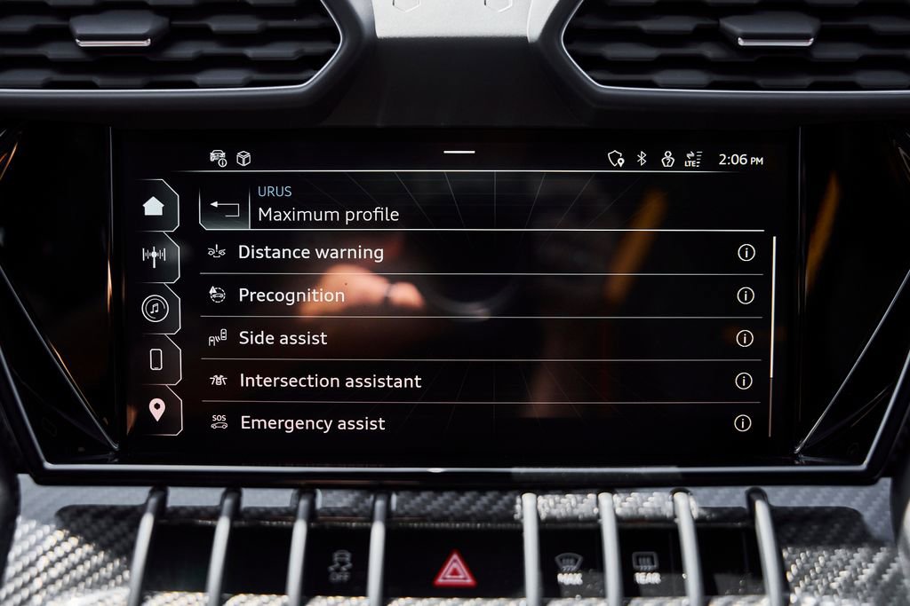 Used 2023 Lamborghini Urus Performante AWD/4WD image 90