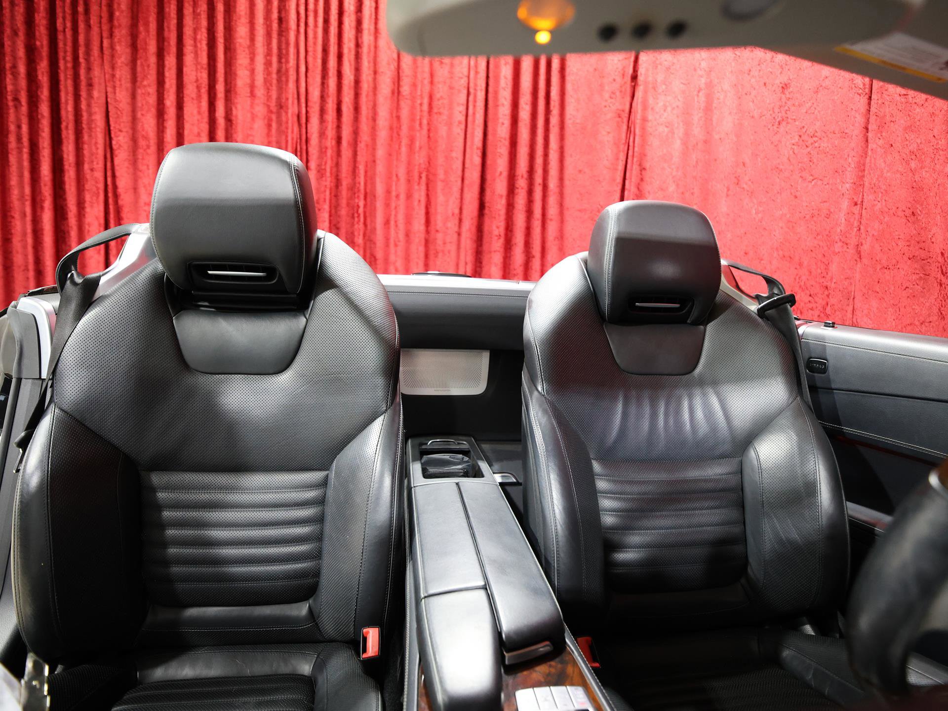 Used 2015 Mercedes-Benz SL 550 image 25