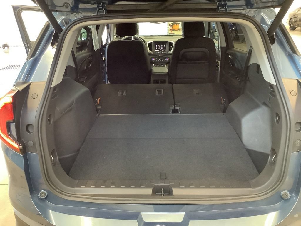 Used 2024 GMC Terrain SLE w/ Driver Convenience Package AWD/4WD image 19