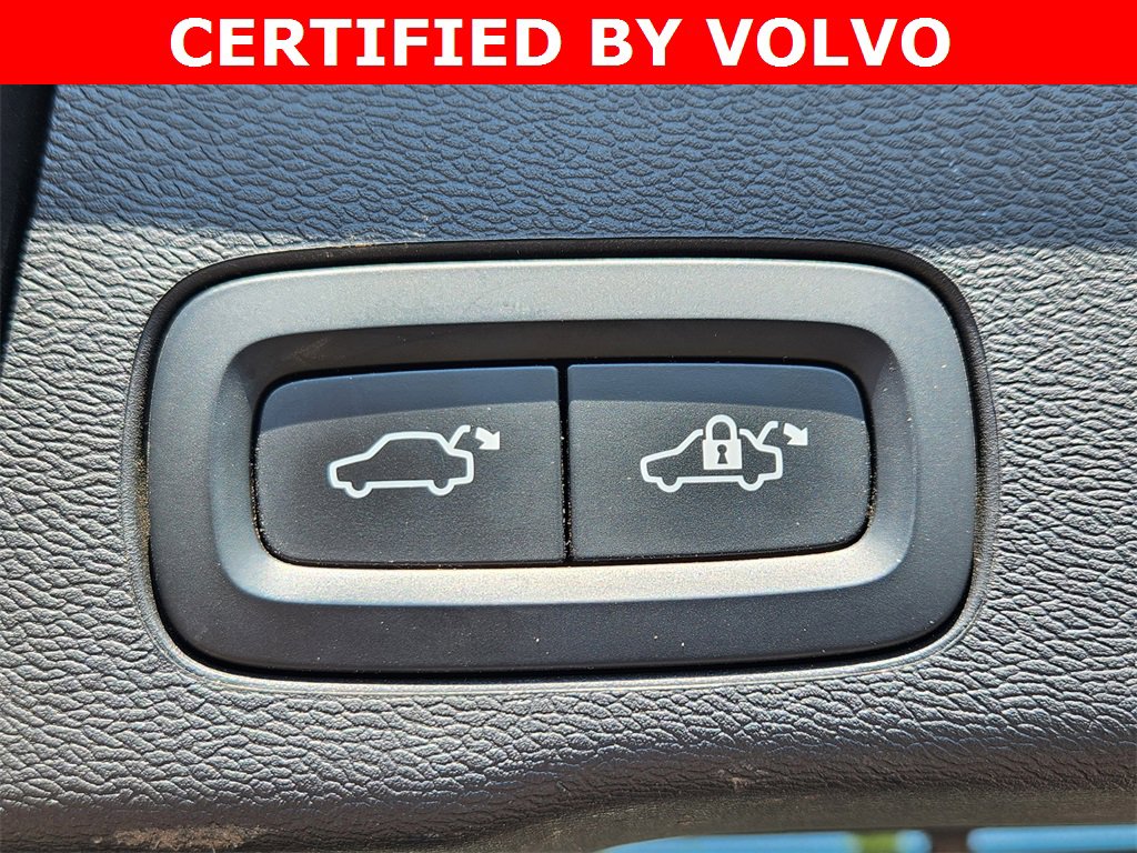 Used 2023 Volvo XC60 T8 Plus w/ Protection Package Premier image 33